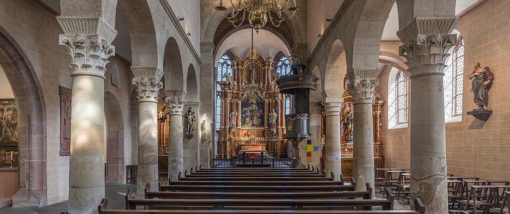 Justinuskirche Höchst, Ansicht des Mittelschiffs