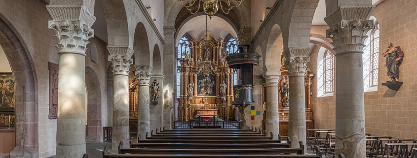 Justinuskirche Höchst, Ansicht des Mittelschiffs