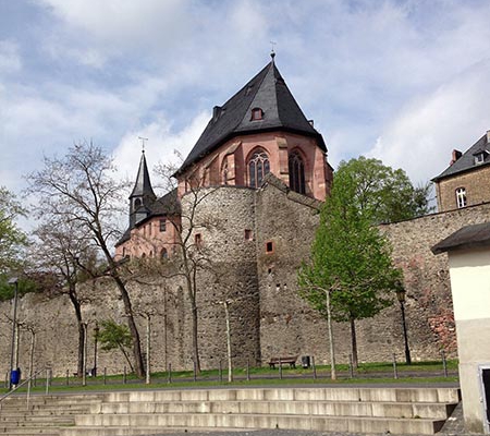 Ansicht der Justinuskirche von Osten