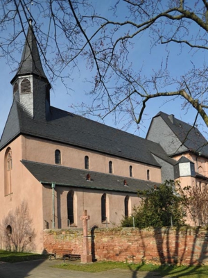 Westseite der Justinuskirche