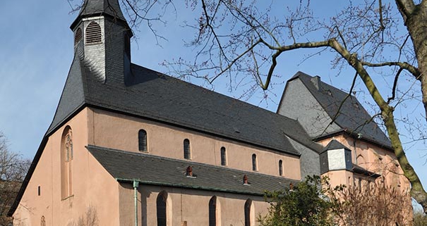 Westseite der Justinuskirche