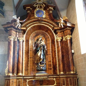 Barocker südlicher Seitenaltar (Maria Königin), Restauriert