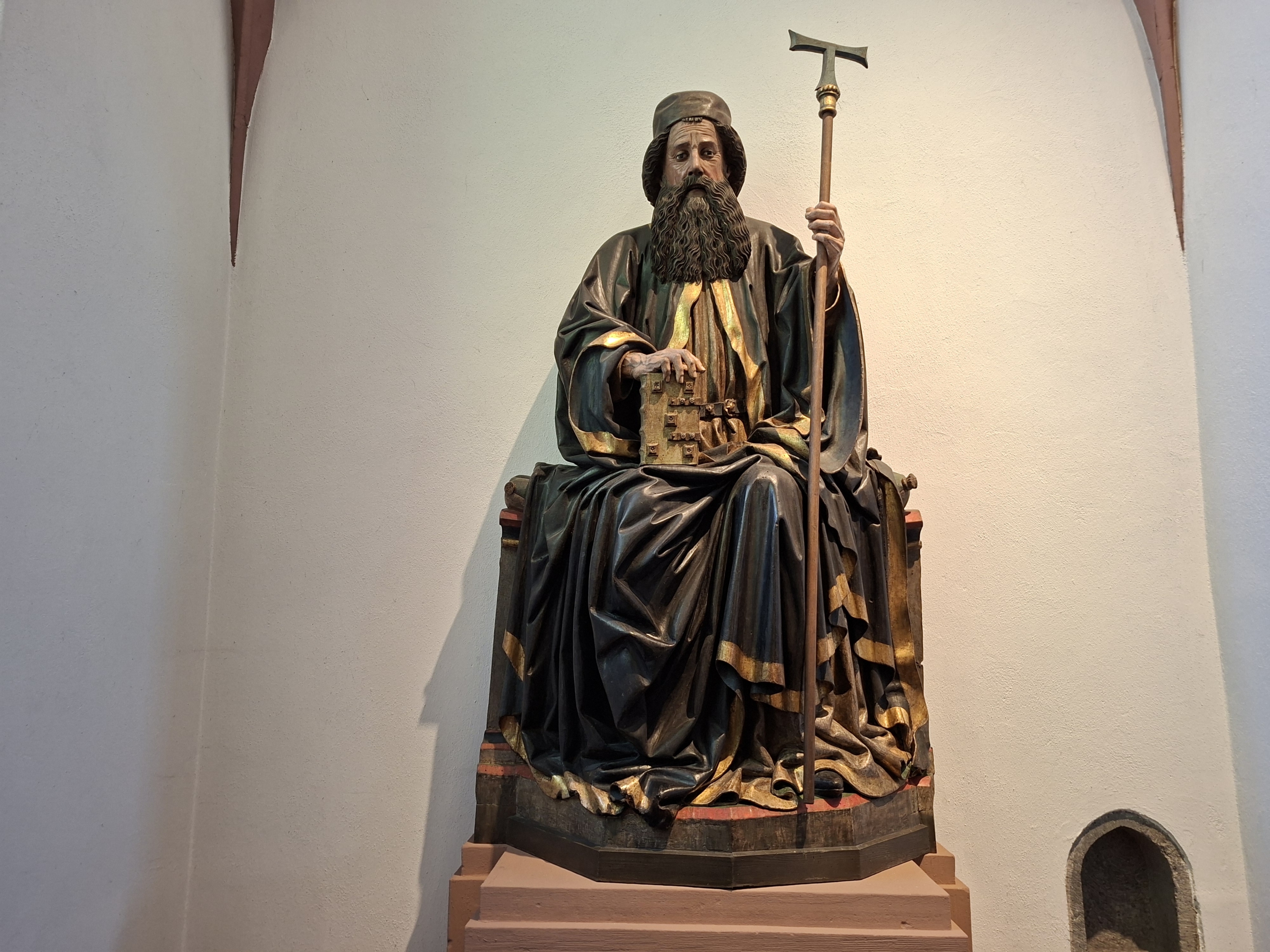 Figur des Heiligen Antonius aus dem 15. Jahthundert in der Justinuskirche Frankfurt/ Höchst